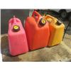 Image 1 : 3 jerry cans