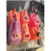 Image 2 : 6 small jerry cans