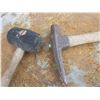 Image 2 : vintage hammer and mallet