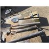 Image 1 : 2 shovels, 2 gardening tools