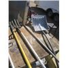 Image 1 : rakes, pitchfork, snow shovel