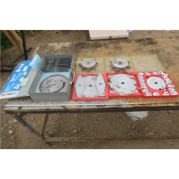 tote of specialty saw blades