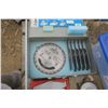 Image 4 : tote of specialty saw blades