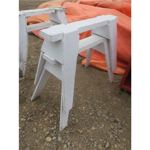 pair of saw horses