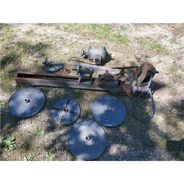 Beaver power tools wood lathe and accessories