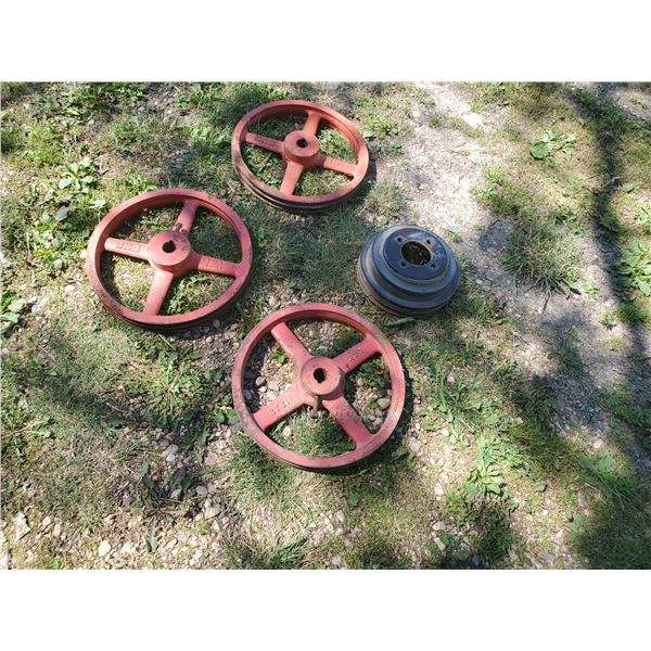 4 Pullies for wood lathe