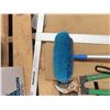 Image 3 : hedge trimmer, car wash brush, square level