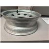 Image 3 : 13" 5 bolt trailer rim