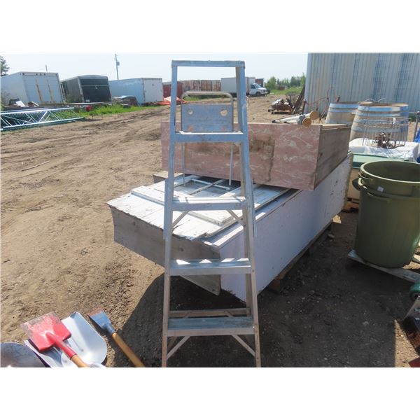 5 Foot Reynolds Aluminum Ladder (Household Use)