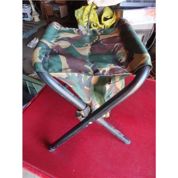 camp chair with pouch for storage