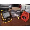 Image 1 : 2- 500 watt hologen work lamps, 1 used and one new in box. 6 extra bulbs. One cord reel 25 foot.