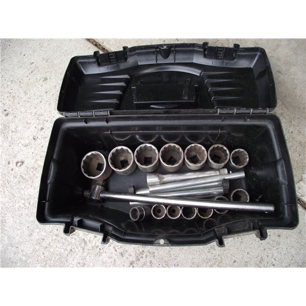 3/4" Drive Socket set in case. Strong arm and extensions. 2" to 7/8"