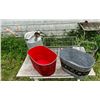 Image 4 : Watering can, 2 tubs & wire baskets