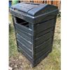 Image 2 : Large outdoor compost container 40"h x 26 5/8"W x 26 5/8"l