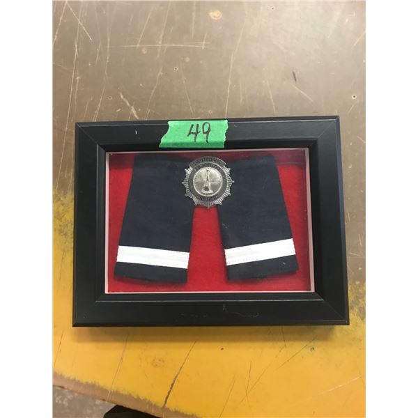 COLLECTABLE:  LIEUTENANT FIRE DEPARTMENT BADGE