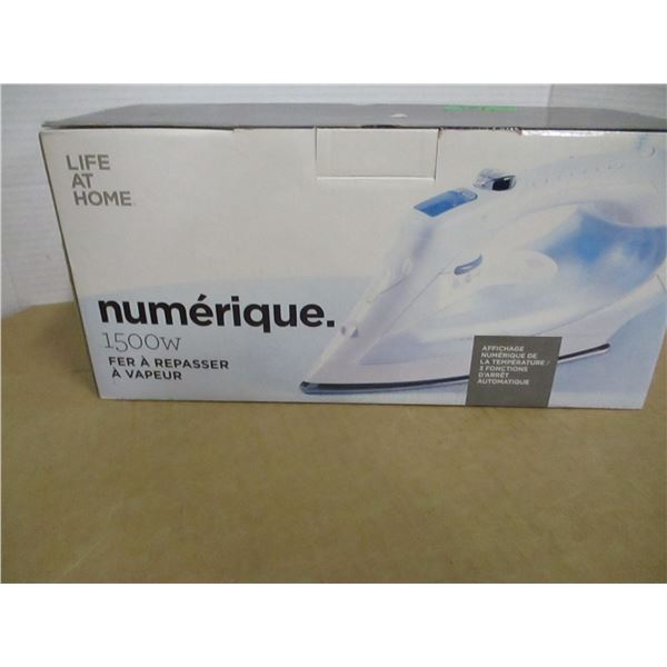 STORE CLOSE-OUT (AS IS):  1500 WATT DIGITAL STEAM IRON