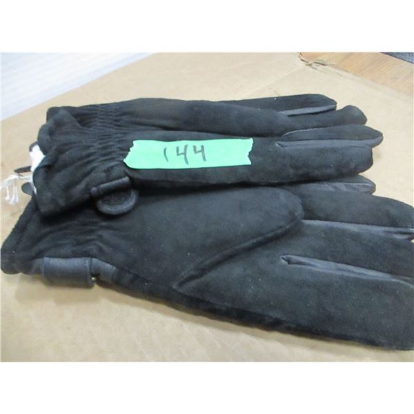 STORE CLOSE-OUT (AS IS):  BLACK GLOVES (SIZE MEDIUM)