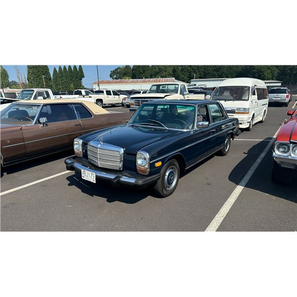 1975 Mercedes-Benz 240D