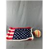 Image 2 : American Flag, Souvenir Linen Tea Towels & Vintage U.S. Decoration