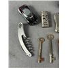 Image 2 : Vintage Openers, Multitools, Lighter Cases, Skeleton Keys, Hudson's Bay Key Ring