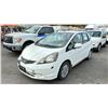 Image 1 : 2010 HONDA FIT 4DR, HATCHBACK,  WHITE VIN JHMGE8H51AC801422