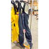 Image 5 : 6 PCS OF ASSORTED NEW GUL / GILL PERFORMANCE SAILING APPAREL *RACK NOT INCLUDED*