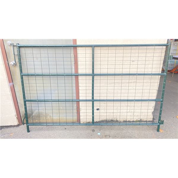 SET OF 6 - 7'L X 4'H LIVESTOCK PANELS WITH MESHING IN BETWEEN RAILS