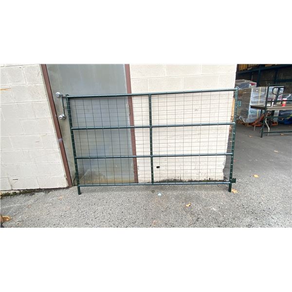 SET OF 6 - 7'L X 4'H LIVESTOCK PANELS WITH MESHING IN BETWEEN RAILS