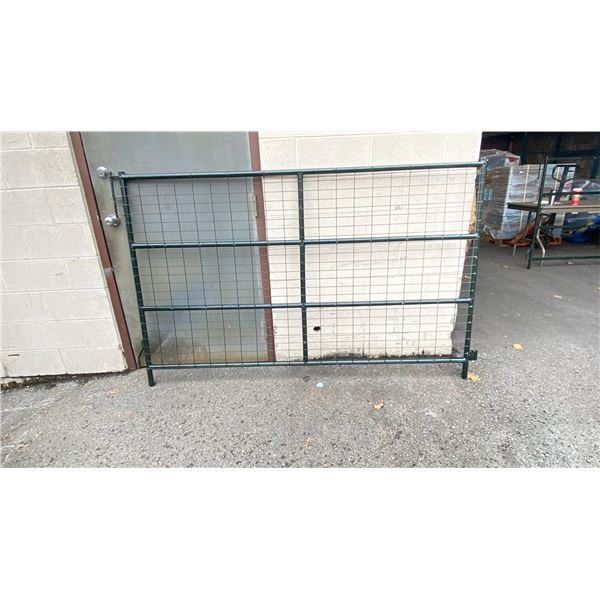SET OF 6 - 7'L X 4'H LIVESTOCK PANELS WITH MESHING IN BETWEEN RAILS