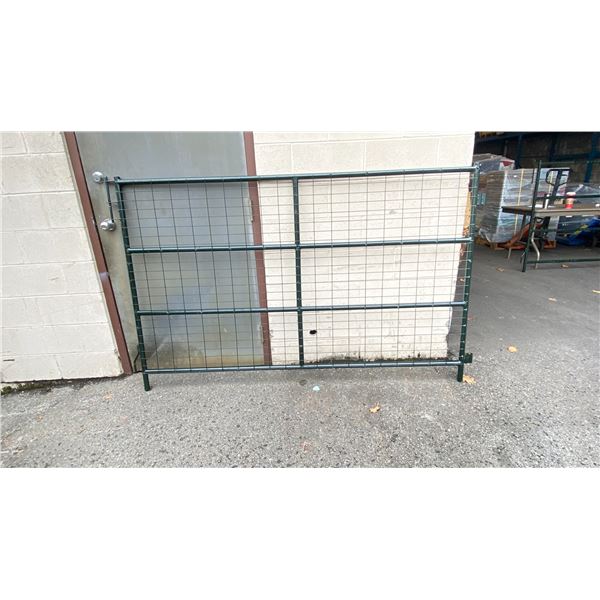 SET OF 6 - 7'L X 4'H LIVESTOCK PANELS WITH MESHING IN BETWEEN RAILS