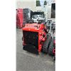 Image 2 : AGT INDUSTRIAL LRT 23 ORANGE 13.5 HP GAS POWERED RUBBER TRACK RIDE ON HYDRAULIC MINI SKID