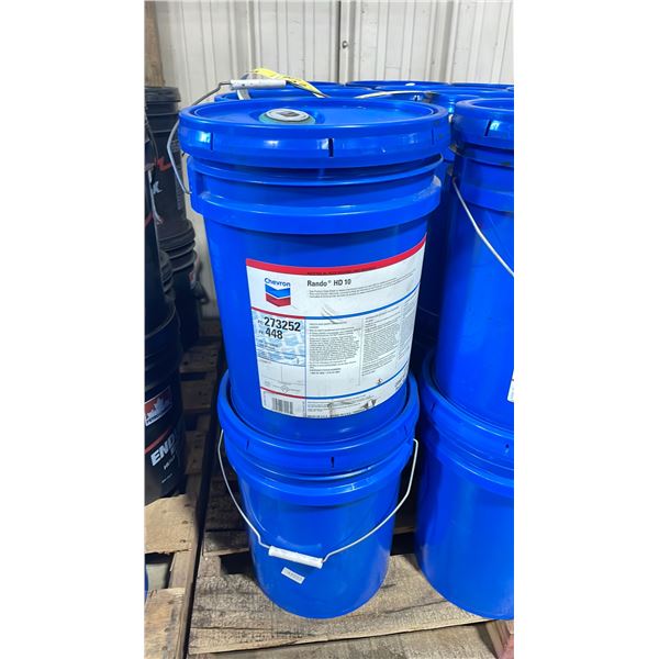 2 PAILS OF CHEVRON RANDO HD 10 5GAL PAILS OF INDUSTRIAL OIL