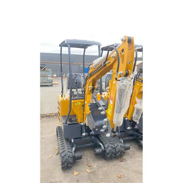 AGT INDUSTRIAL MX12R YELLOW 2024 13.5 HP GAS POWERED RUBBER TRACK MINI EXCAVATOR WITH ATTACHED