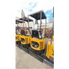 Image 2 : AGT INDUSTRIAL H12R 2024 YELLOW 13.5 HP GAS POWERED RUBBER TRACK MINI EXCAVATOR WITH ATTACHED 0.025