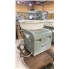 Image 2 : SHIMPO INDUSTRIAL RK-2 POTTER'S WHEEL *PLASTIC BOWL IS DAMAGED*