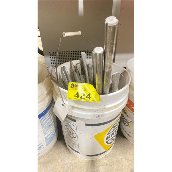 BUCKET OF VARIOUS SIZED CHISEL BIT ATTACHMENTS