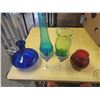 Image 2 : 6 glass pieces - 4 glass vases, 2 drink glasses