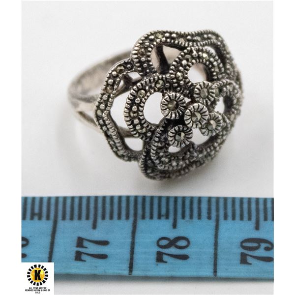 CRYSTAL FLOWER SILVER RING SIZE 5-1/2