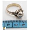 Image 1 : SILVER TABULAR KNOT AND BALL RING SIZE 9