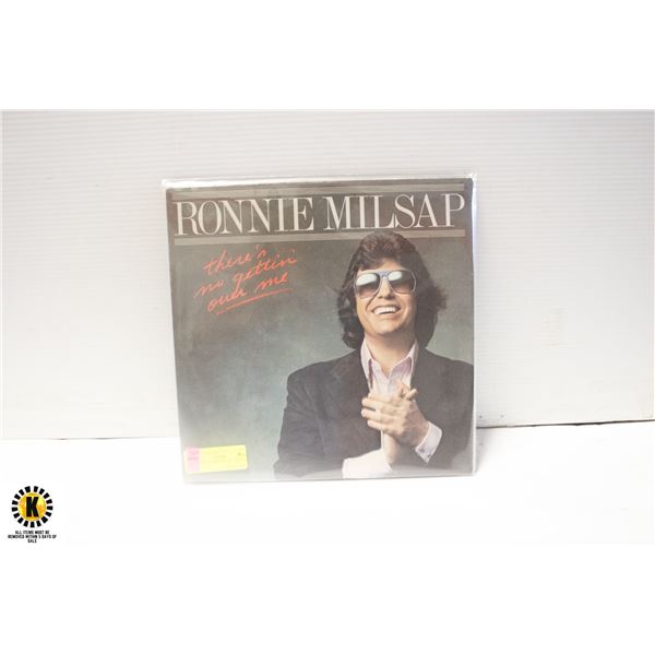 LOT OF 2 RONNIE MILSAP VINYL LPS A LEGEND