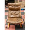 Image 1 : SCANDIA BROWN LEATHER & TEAK CHAIR