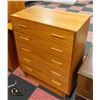 Image 2 : MID CENTURY MODERN 5 DRAWER DRESSER