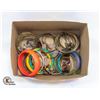 Image 1 : BOX OF VINTAGE BRACELETS