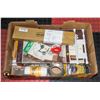 Image 1 : BOX OF HOUSEHOLD ITEMS