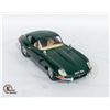 Image 2 : DIECAST GREEN JAGUAR