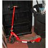 Image 1 : RAZOR SCOOTER **AS IS** NEEDS REPAIRS