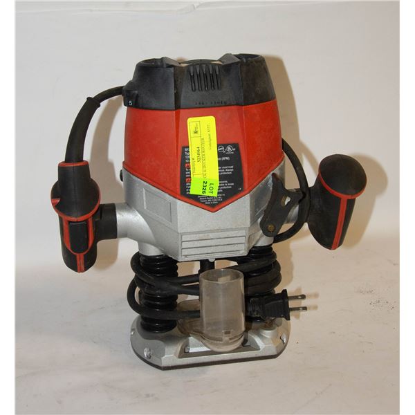 BLACK & DECKER ROUTER
