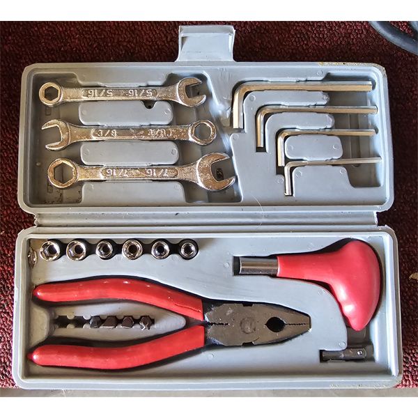 MINI CARRY ON TOOL SET MISSING TWO SCREWDRIVER BITS