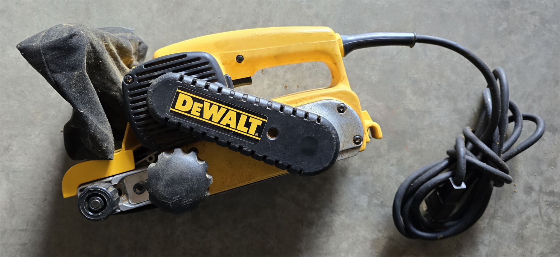 DEWALT 3 X 21 BELT SANDER dewalt-3-x-21-belt-sander