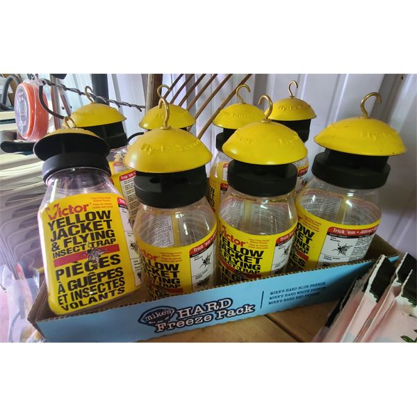 8 VICTOR YELLOW JACKET & FLYING INSECT TRAPS